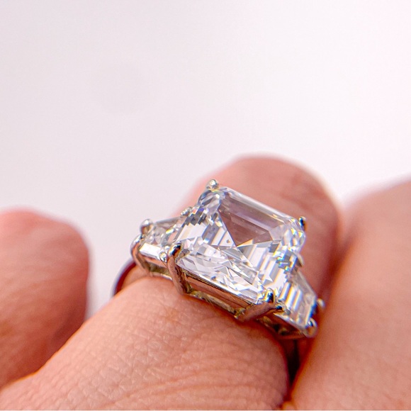 Radiant cut cubic zirconia silver ring. Size 5.5. - Picture 6 of 11